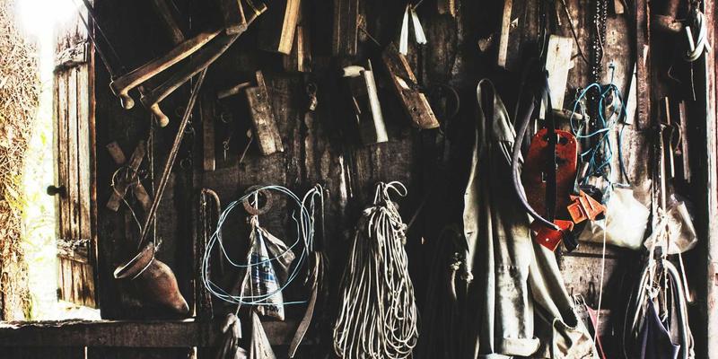 AI赋能网络自动化运维：YBPKZL技术在移动应用与网站建设中的异常检测与根因分析实践